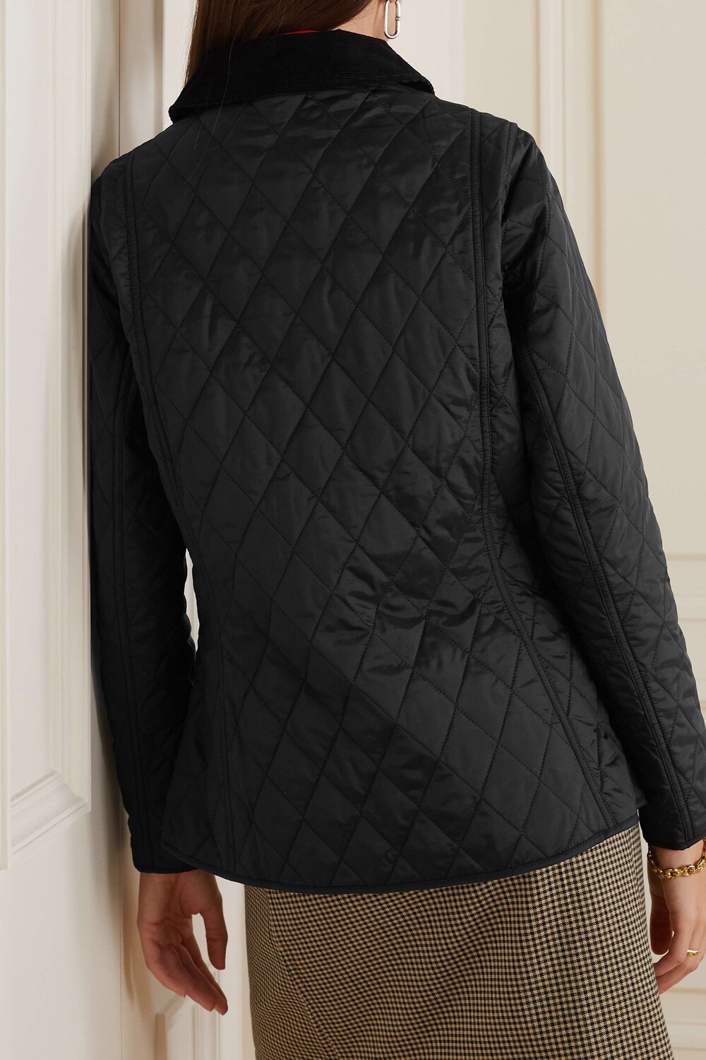 

BARBOUR стеганая куртка-ракушка Annandale с вельветовой отделкой, черный