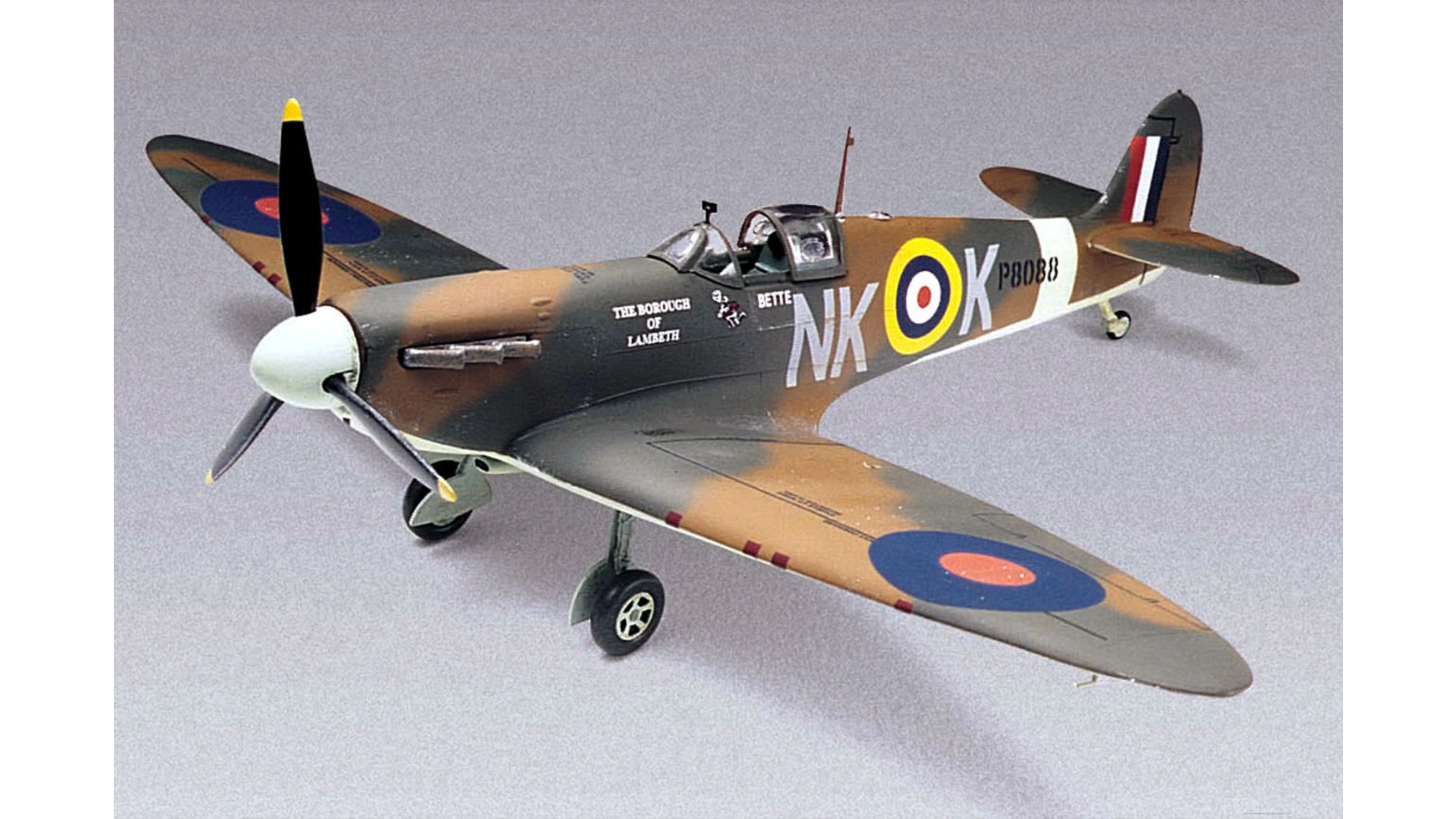 Revell Spitfire Mk-II (11/98)