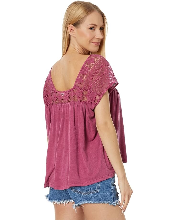 

Футболка Lucky Brand Square Neck Lace Beach Tee, цвет Red Violet