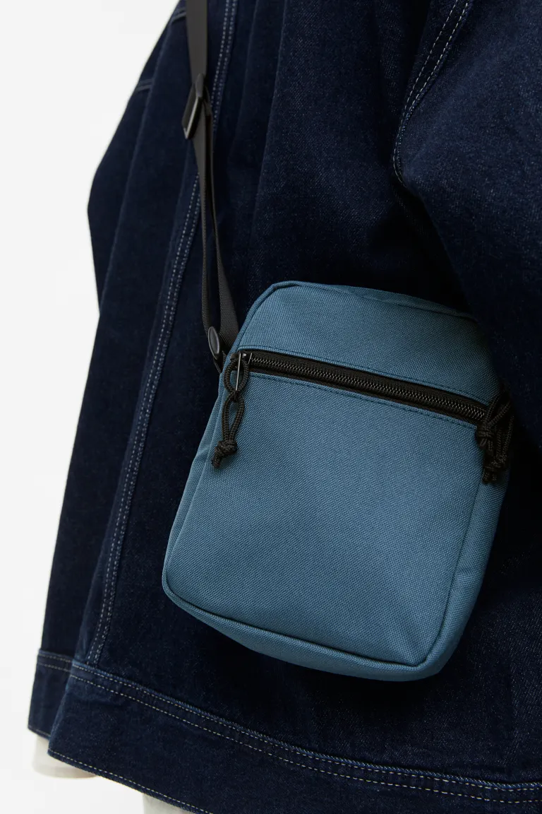 цена Маленькая сумка через плечо H&M, синий