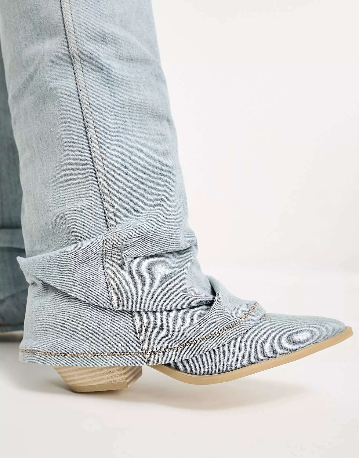 

Синие джинсовые ботинки Bershka длиной до икры