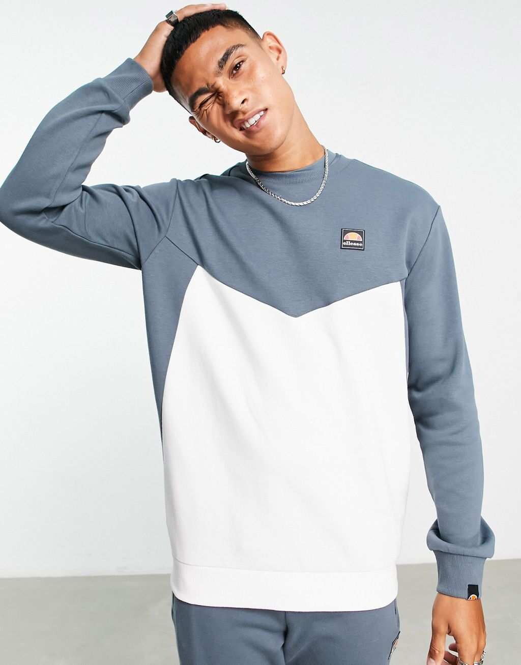 

Синяя толстовка с шевроном и логотипом ellesse, Синий