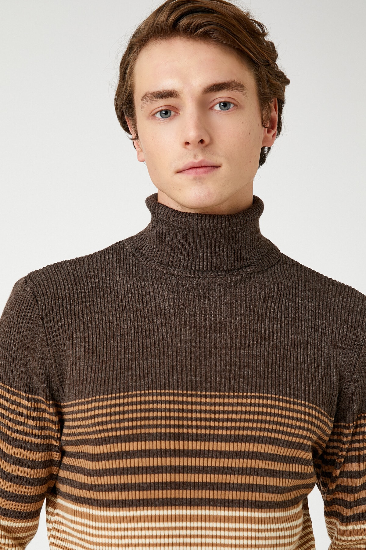 цена Мужской свитер в коричневую полоску Koton, коричневый