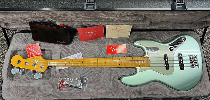 

Басс гитара Fender American Professional II Jazz Bass, Maple Neck, Mystic Surf Green 8.5 lbs