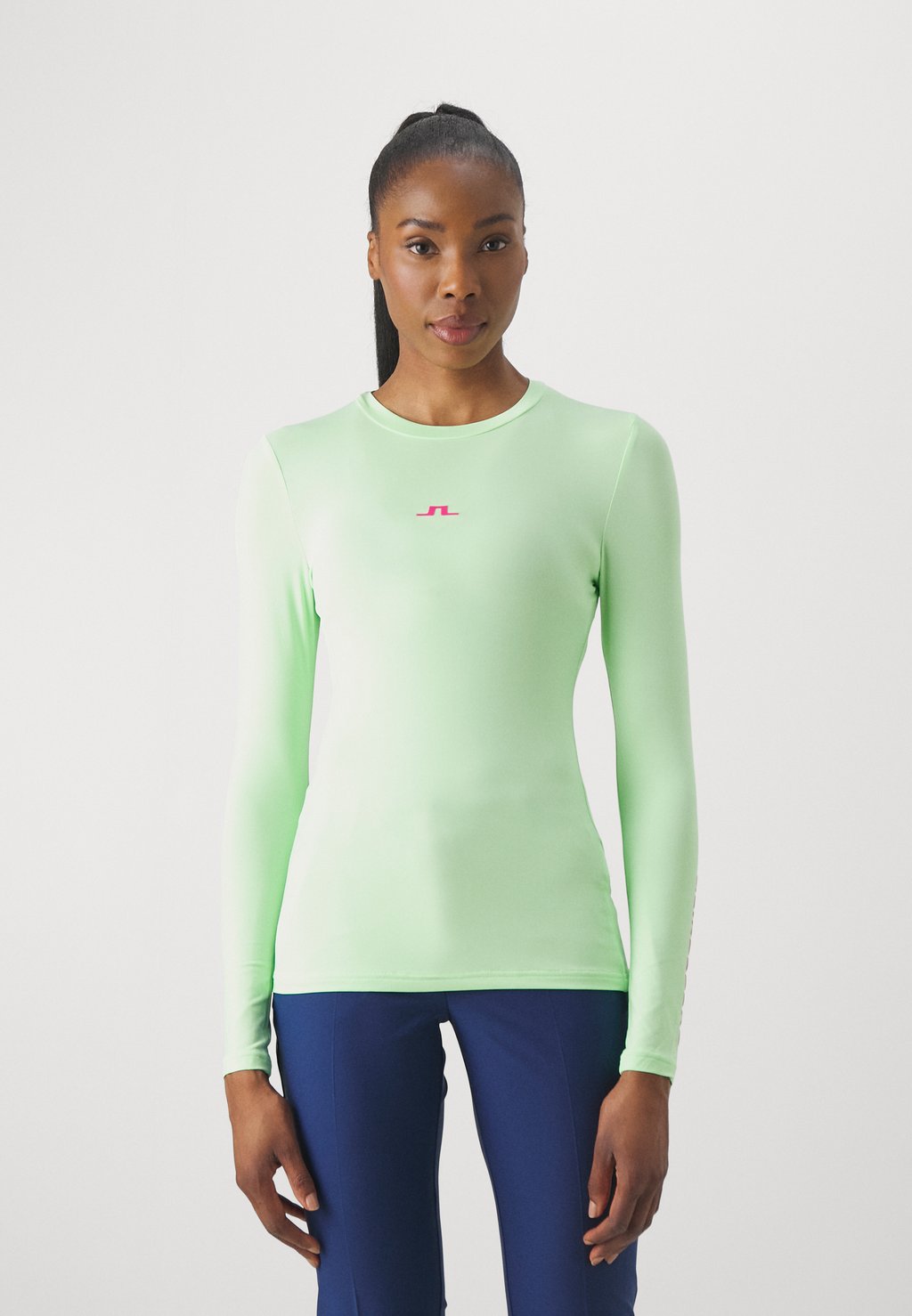 

Топ с длинными рукавами TEKLA CREW NECK J.LINDEBERG Sports, цвет paradise green