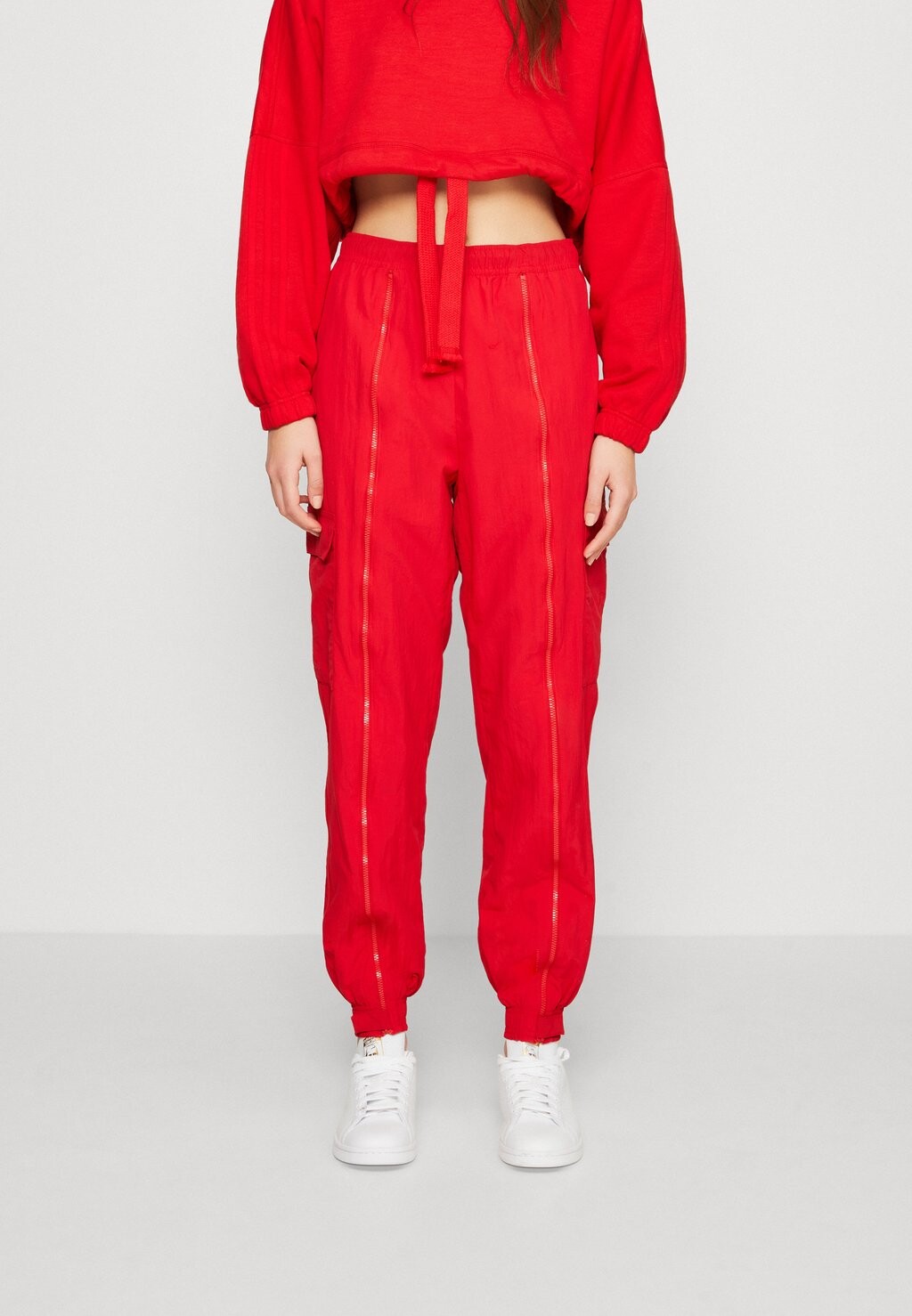 

Спортивные брюки Adidas Dance Versatile Pant, лучше scarlet, Красный