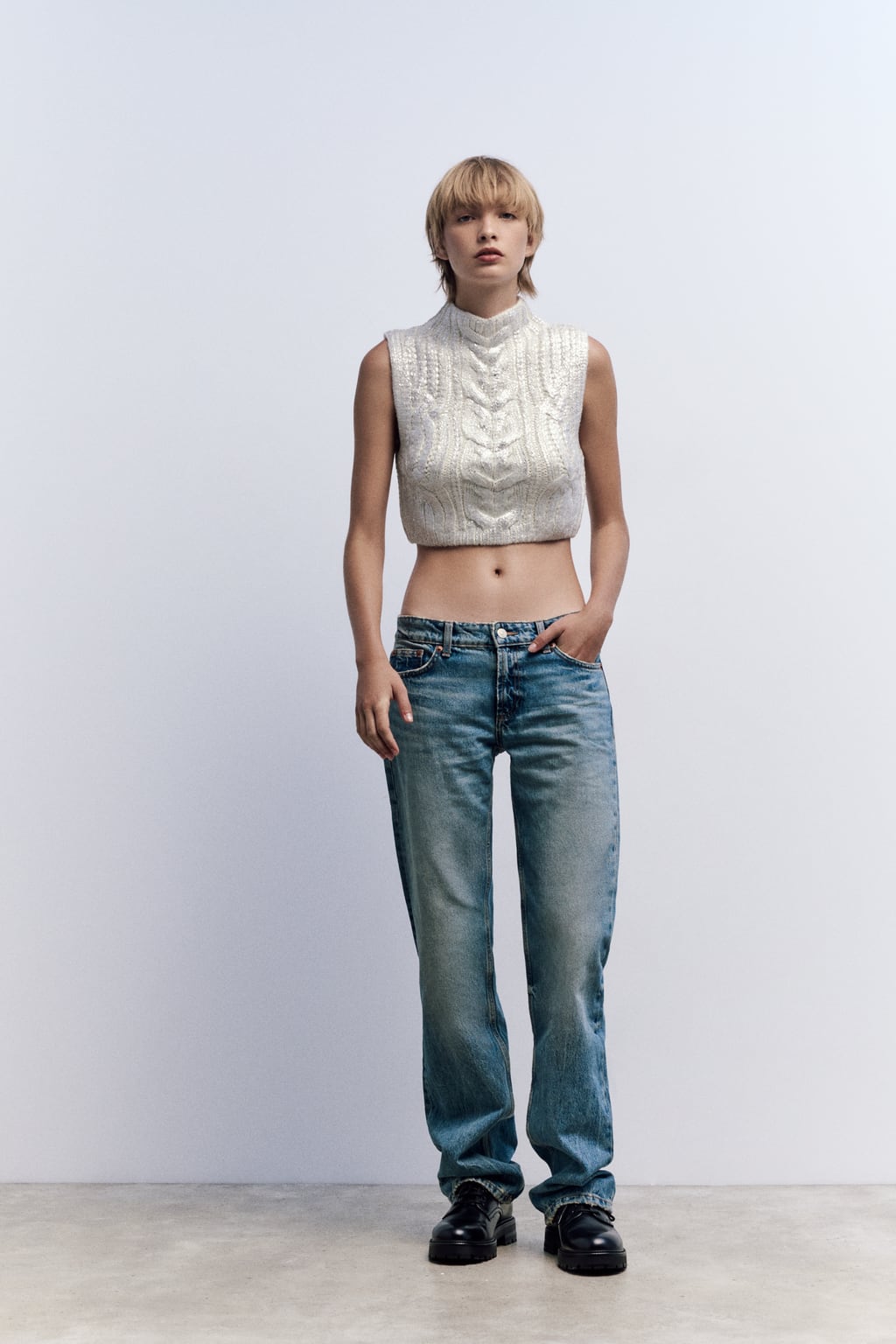 

Вязаный жилет с эффектом металлик ZARA, серебряный