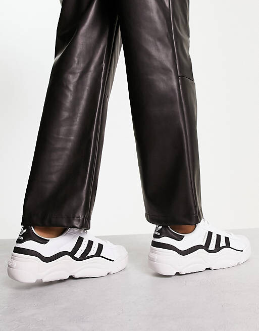 

Бело-черные массивные кроссовки adidas Originals Superstar Millencon, Черный