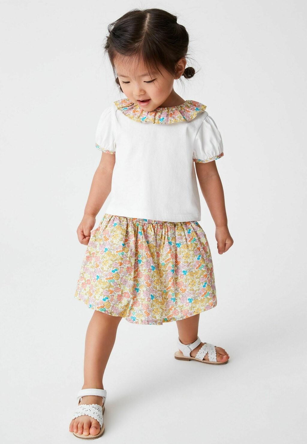

Футболка с принтом 2 PIECE FLORAL SKIRT AND T-SHIRT SET Next, цвет ochre yellow cream