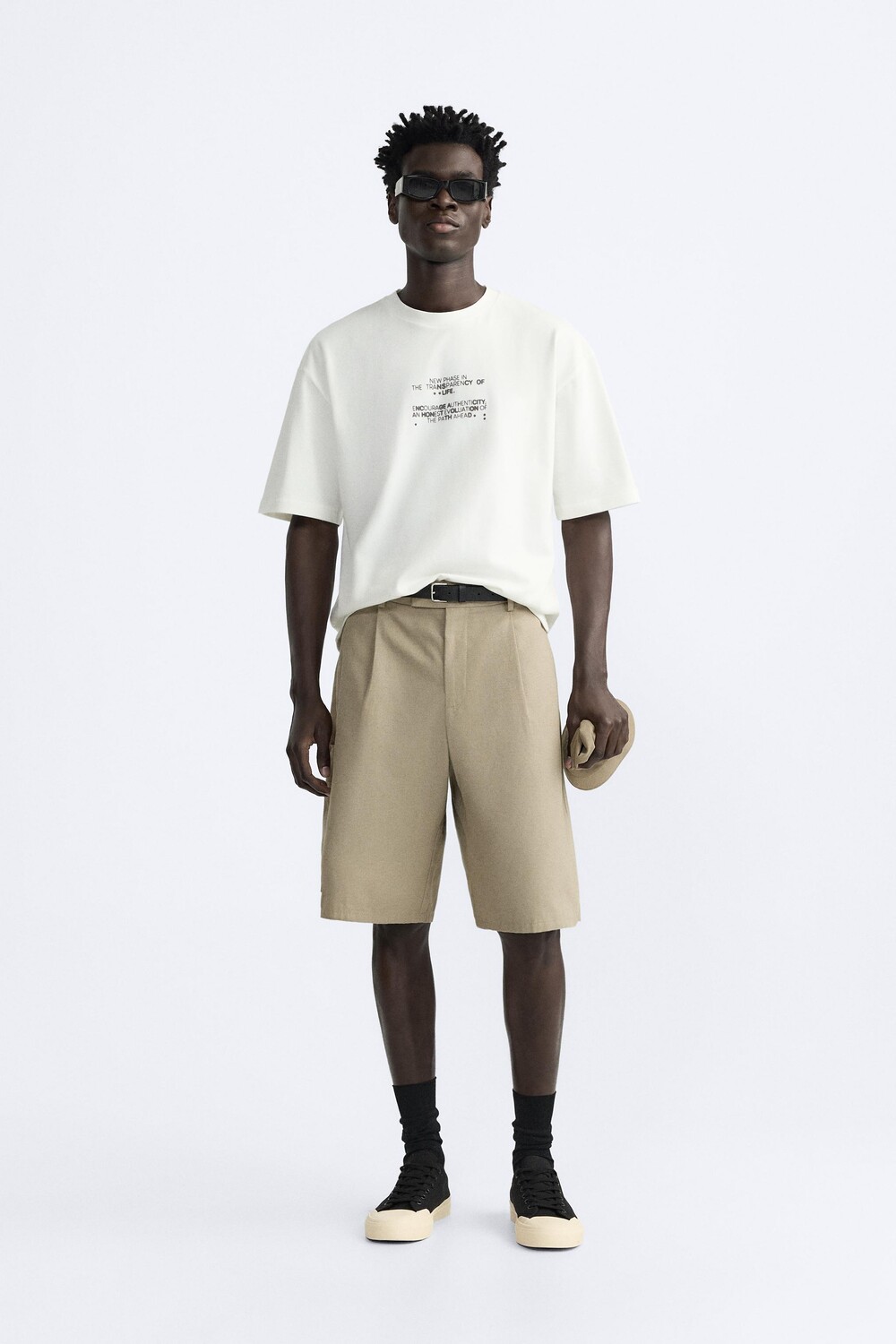 

Футболка с фотопринтом ZARA, устрично-белый