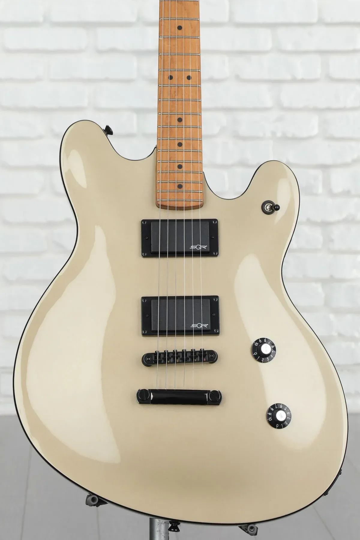 

Гитара Squier Contemporary Active Starcaster с полуполым корпусом — Shoreline Gold