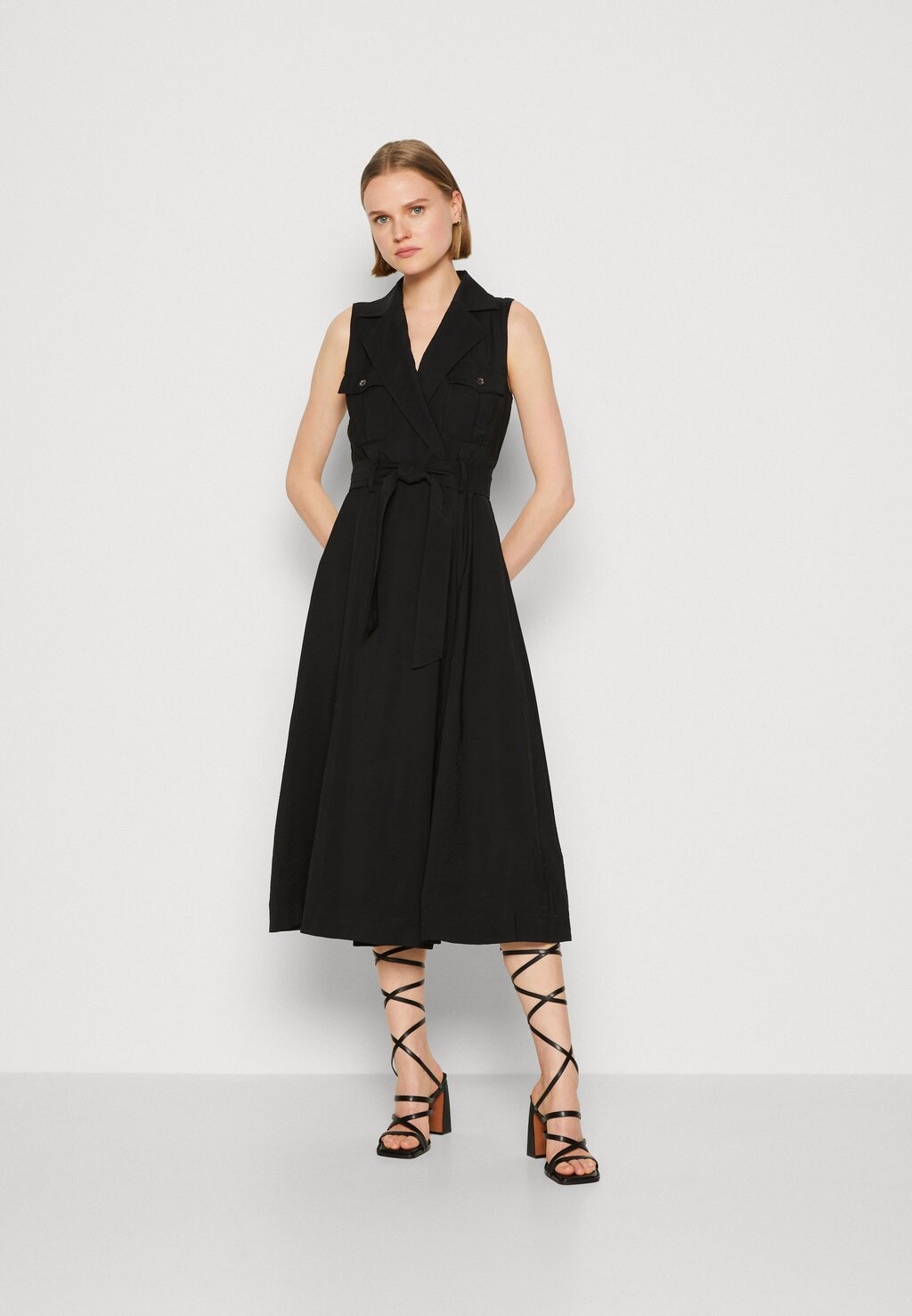 

Повседневное платье Banana Republic, черный