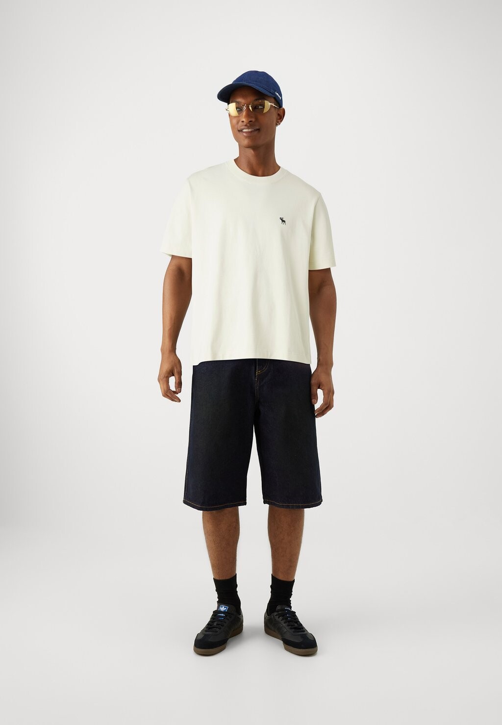 

Базовая футболка ICON CREW Abercrombie & Fitch, кремовый