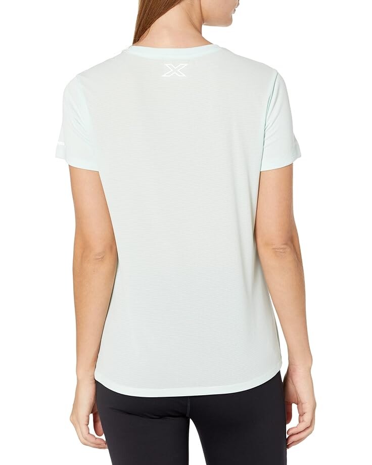 

Футболка 2XU Aero T-Shirt, цвет Glacier/White Reflective