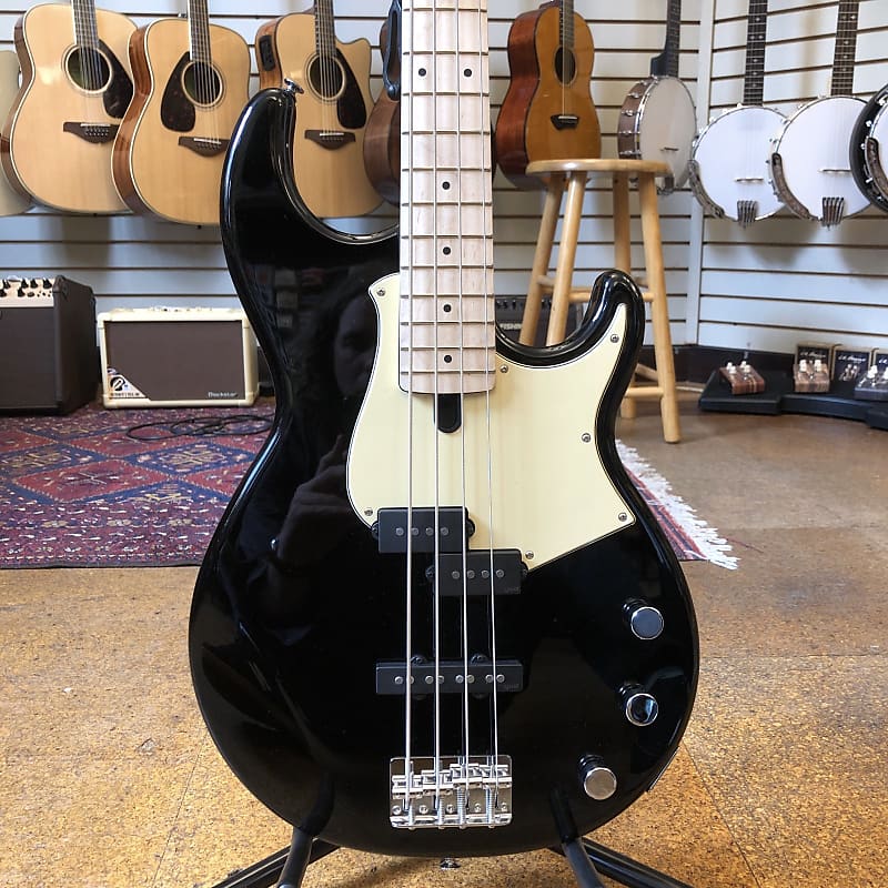 Басс гитара Yamaha BB434 4-String Bass Guitar Black w/Maple Fingerboard