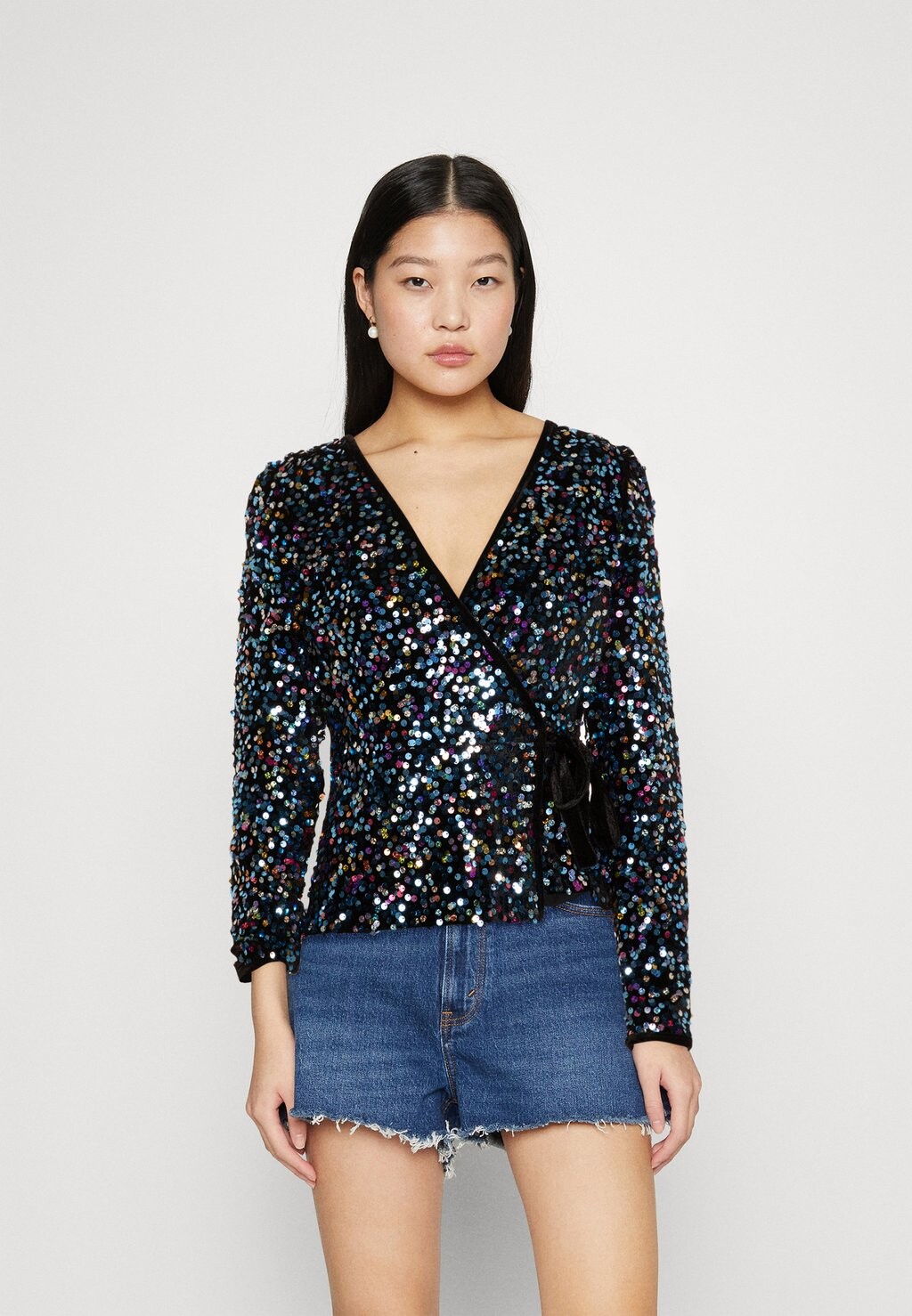 Блейзер YAS YASKILLO SEQUIN WRAP SHOW, цвет black/cendre blue sequins