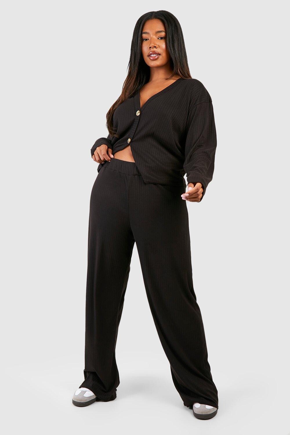 

Комплект из кардигана и брюк из мягкой рубчатой ​​ткани Plus boohoo, черный