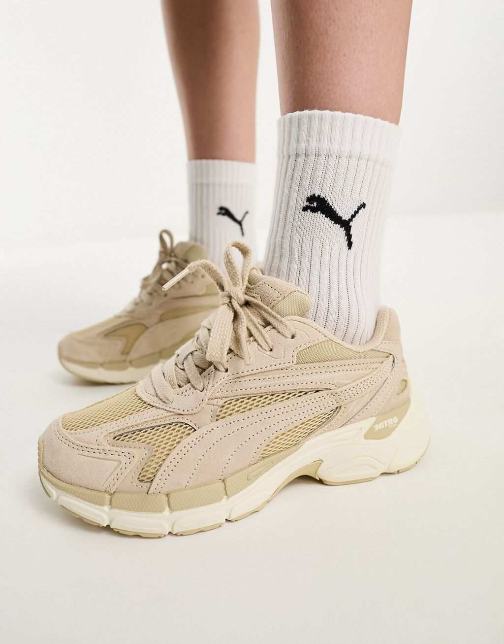 

Нейтральные кроссовки Puma Teveris Nitro