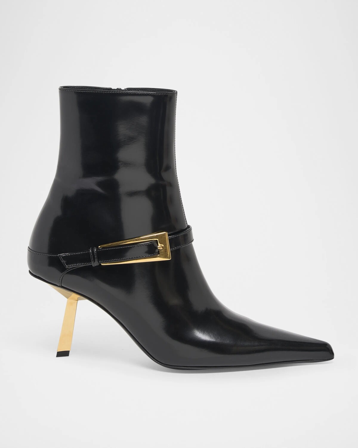 

Ботильоны Lee на шпильке с лакированной пряжкой Saint Laurent, цвет Nero