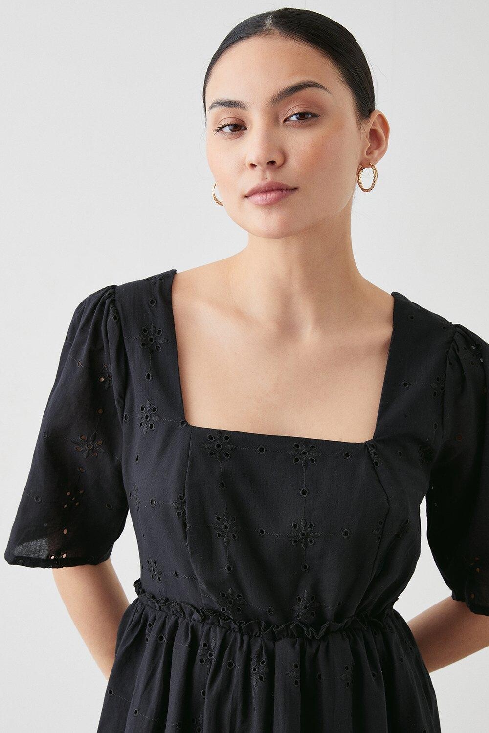 

Мини-платье Petite Broderie с квадратным вырезом Dorothy Perkins, черный