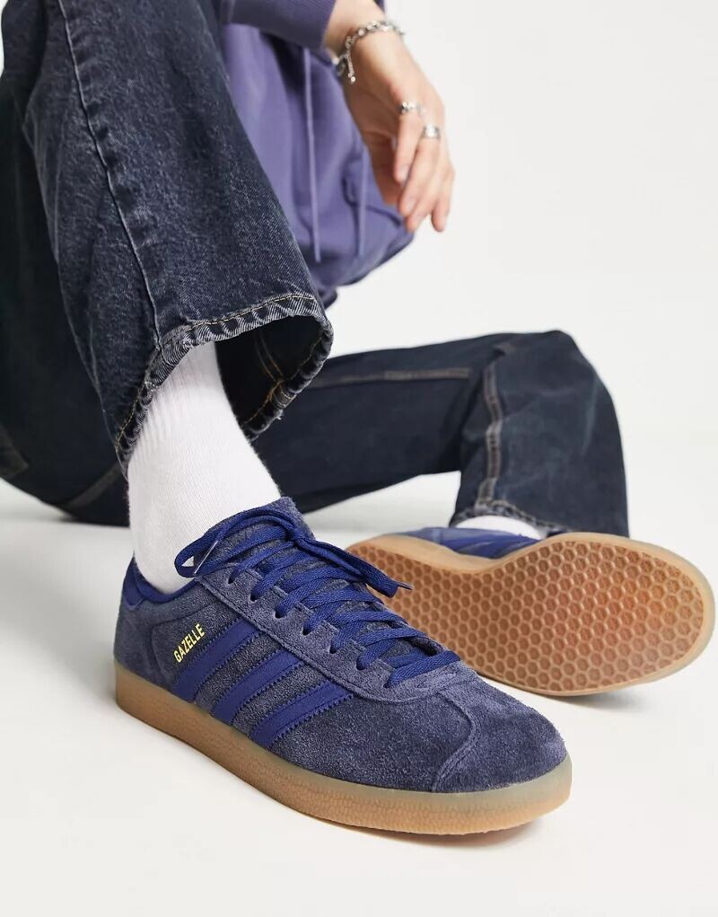 

Темно-синие кроссовки adidas Originals Gazelle на резиновой подошве