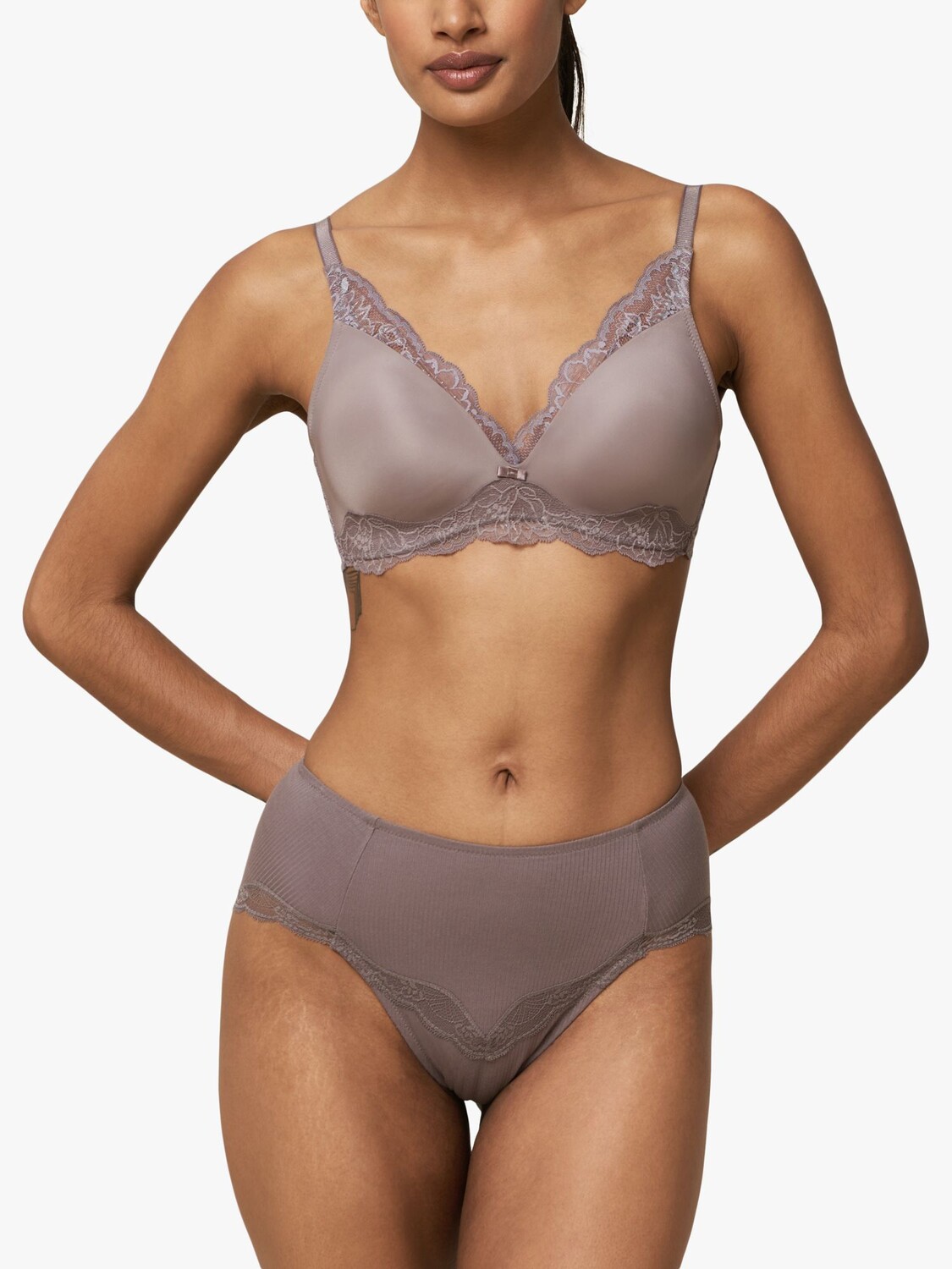 

Бюстгальтер без косточек Triumph Amourette Charm Conscious, голубино-серый