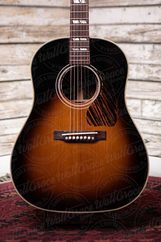 

Акустическая гитара Gibson 1942 Banner Southern Jumbo Light Aged Acoustic Guitar - Vintage Sunburst