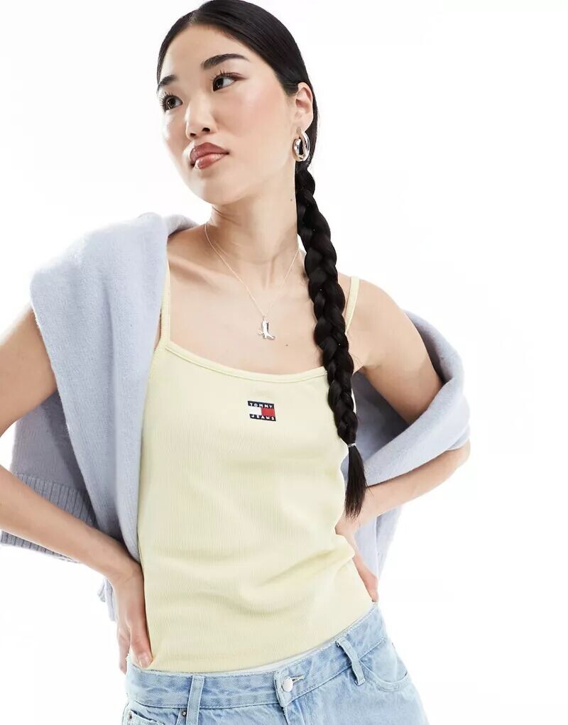 

Желтый топ в рубчик с нашивками и ремешками Tommy Jeans