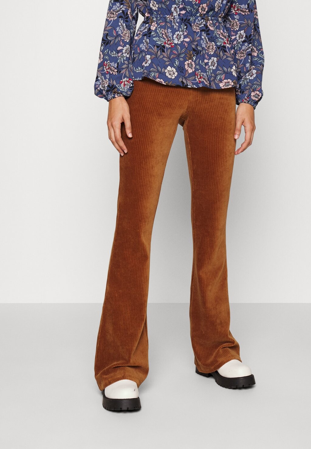 

Брюки ONLY Onlfenja Life Flared Pant, ириска, Коричневый