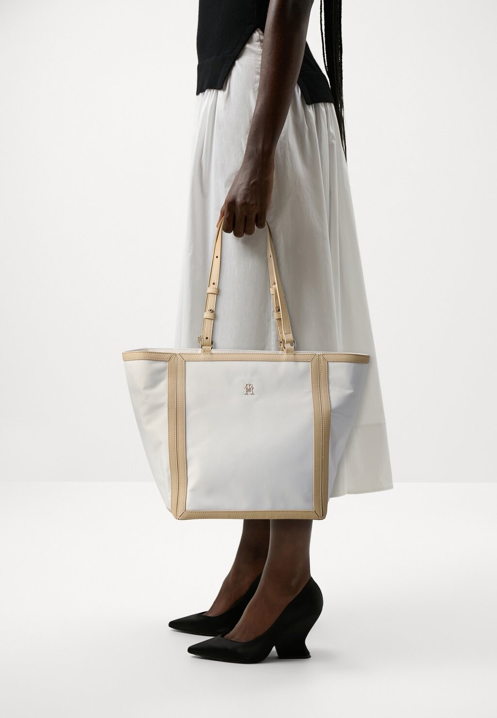 

Сумка ESSENTIAL TOTE Tommy Hilfiger, цвет white/beige