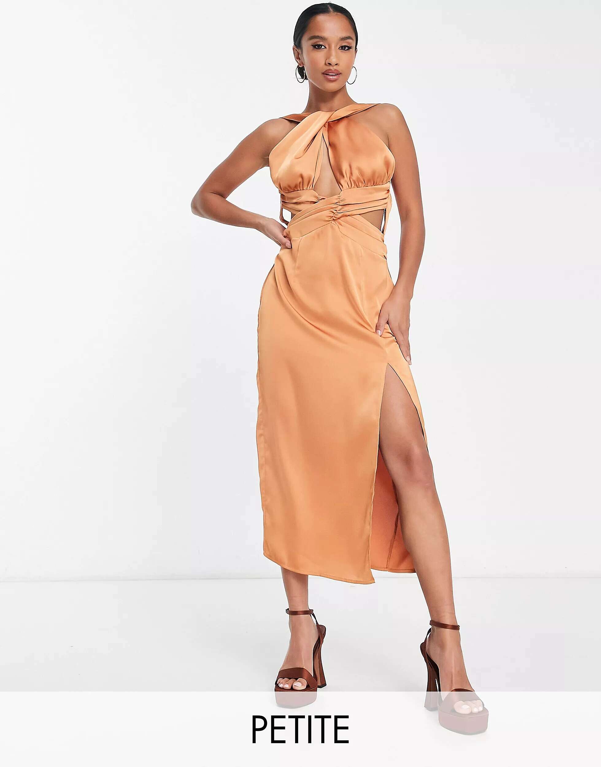In The Style x Yasmin Devonport эксклюзивное светло-коричневое платье миди с вырезом-халтер и вырезом