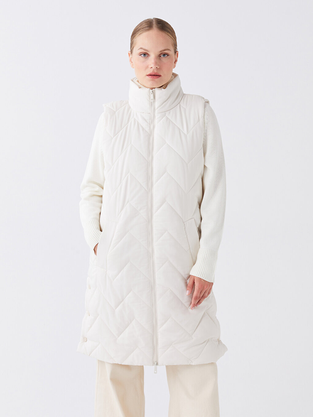 

Женский пуховый жилет с высоким воротником и рисунком LCW Modest, экрю