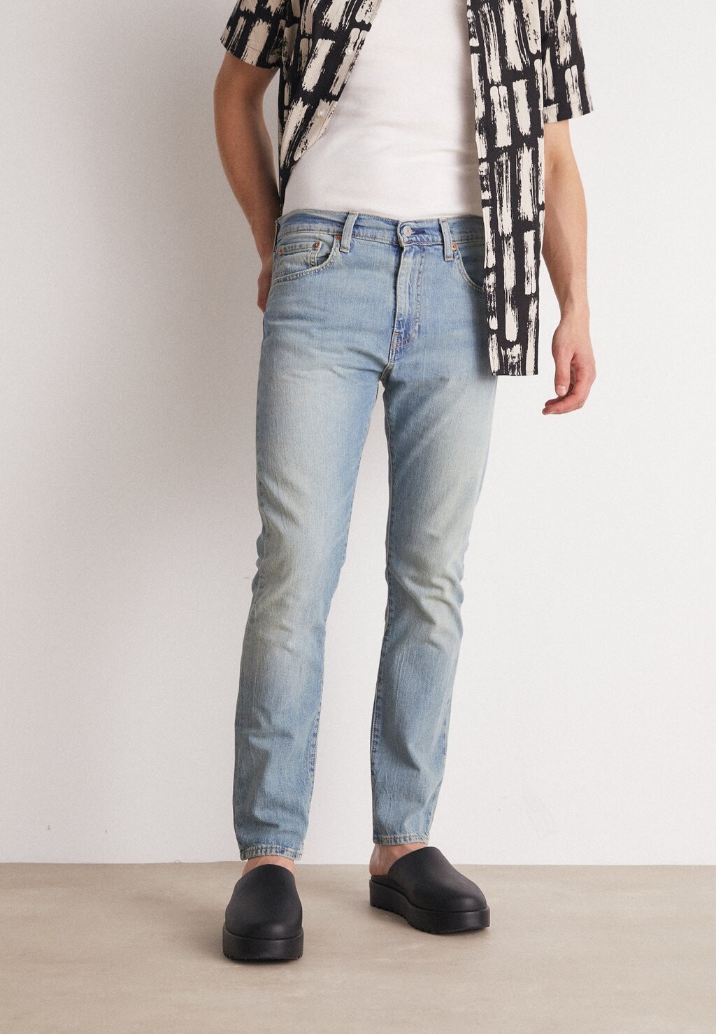 

Зауженные джинсы Levi's
