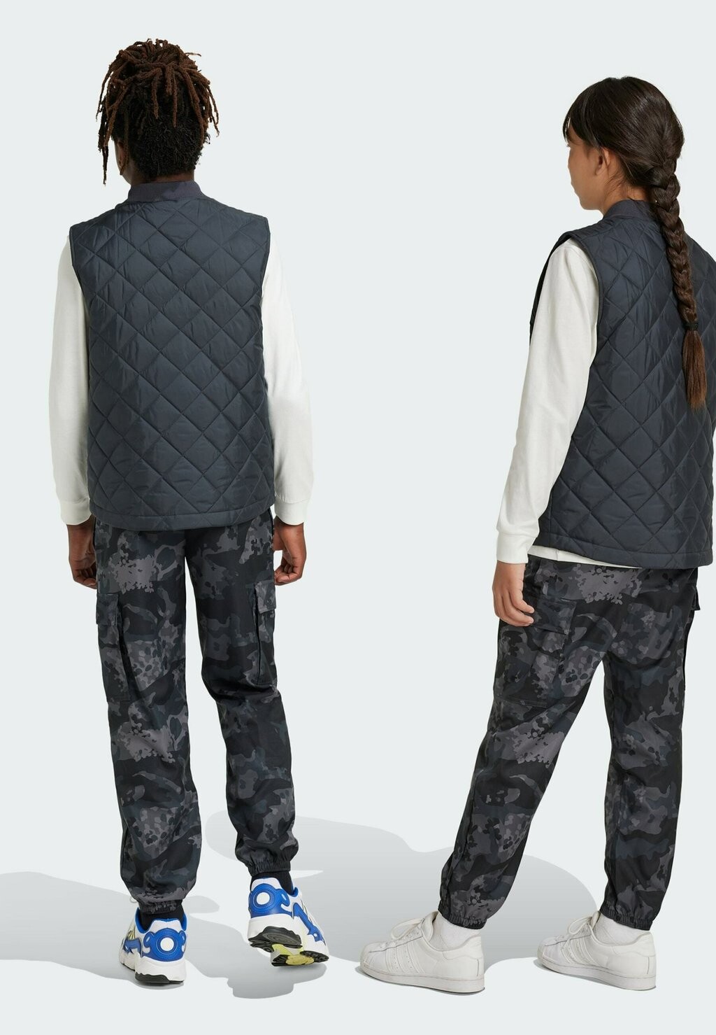 

Брюки карго adidas Originals, серый