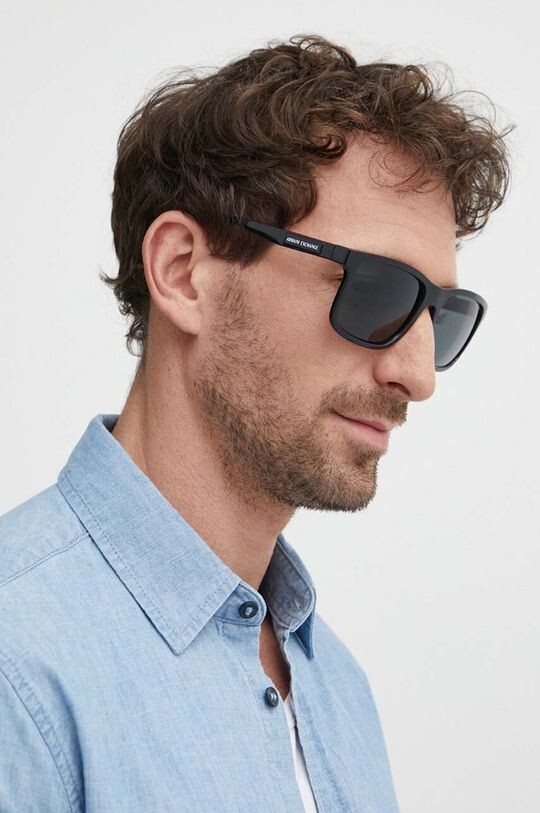 

Солнцезащитные очки Armani Exchange, черный