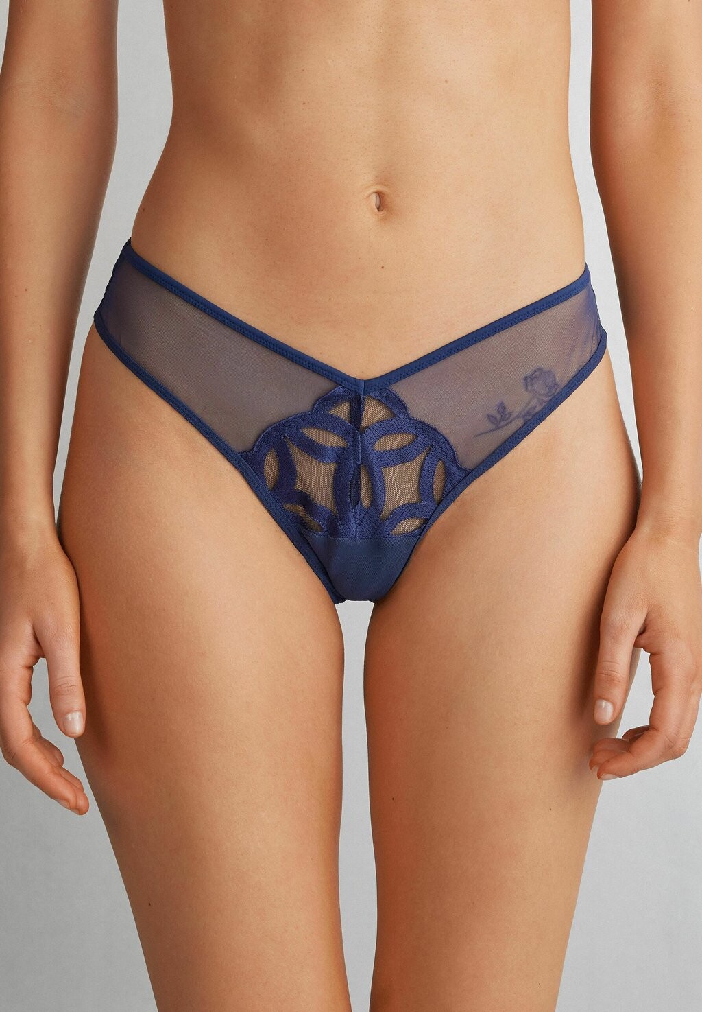 

Стринги CRAFTED ELEGANCE Intimissimi, цвет blau blueberry
