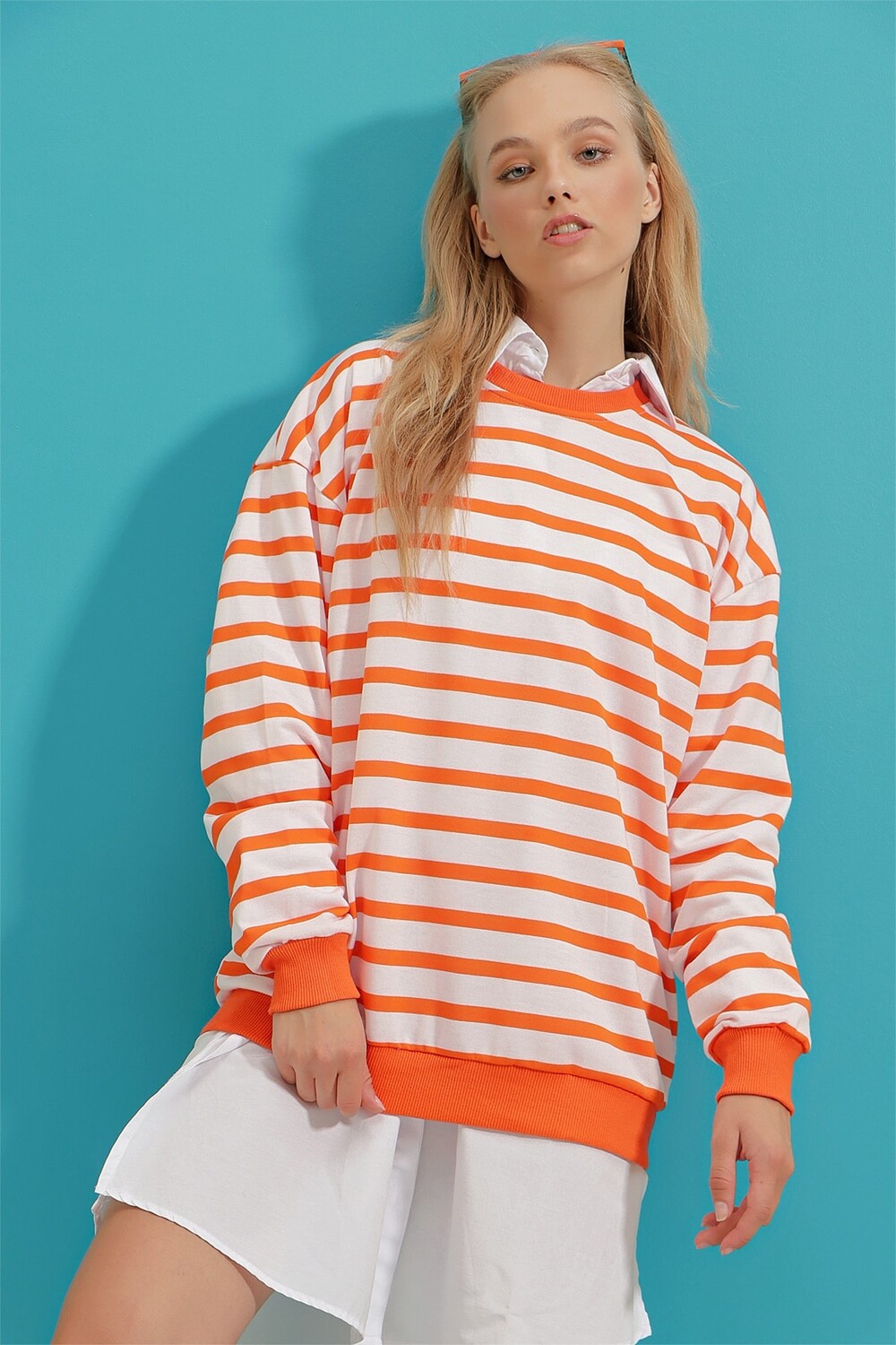 

Толстовка - Оранжевый - Oversize Trend Alaçatı Stili, оранжевый