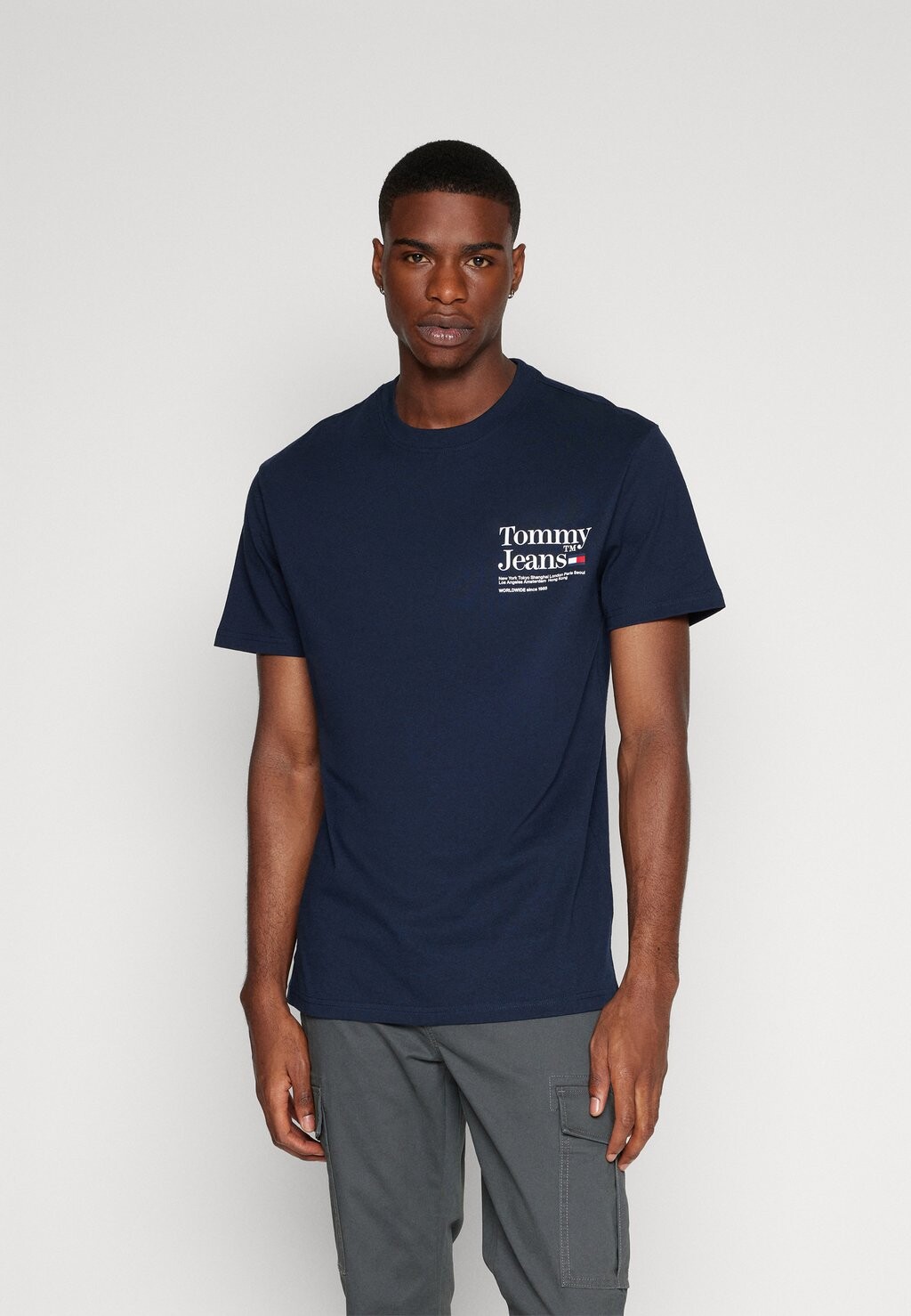 

Футболка с принтом MODERN TEE Tommy Jeans, тёмно-синий