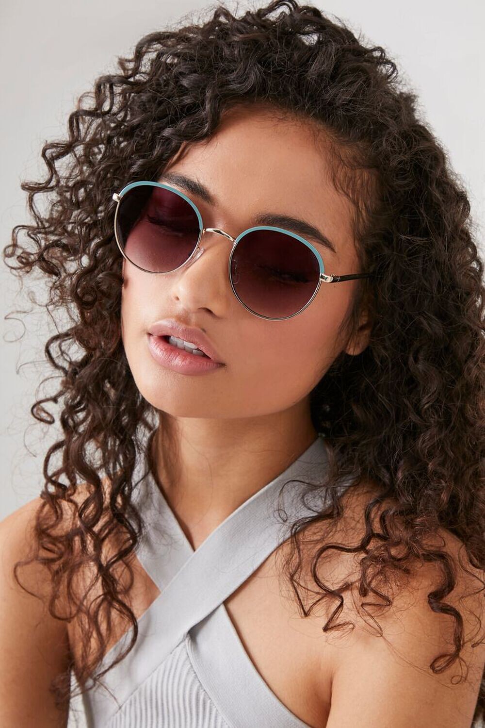 

Солнцезащитные очки в круглой оправе Forever 21, синий