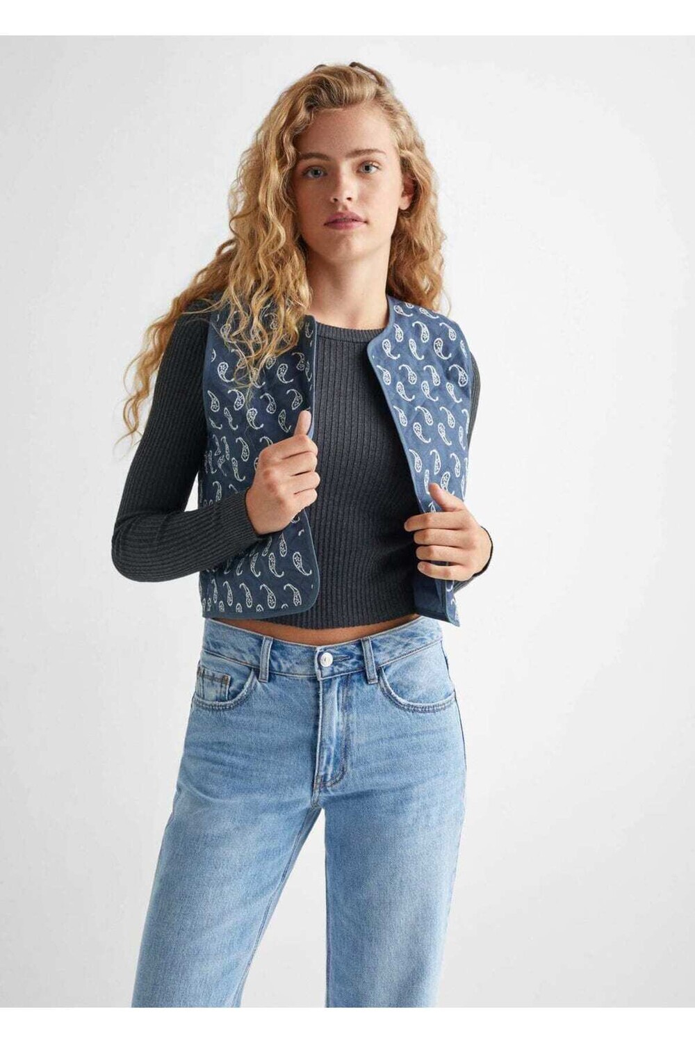 

Жилет с узором пейсли Mango, синий