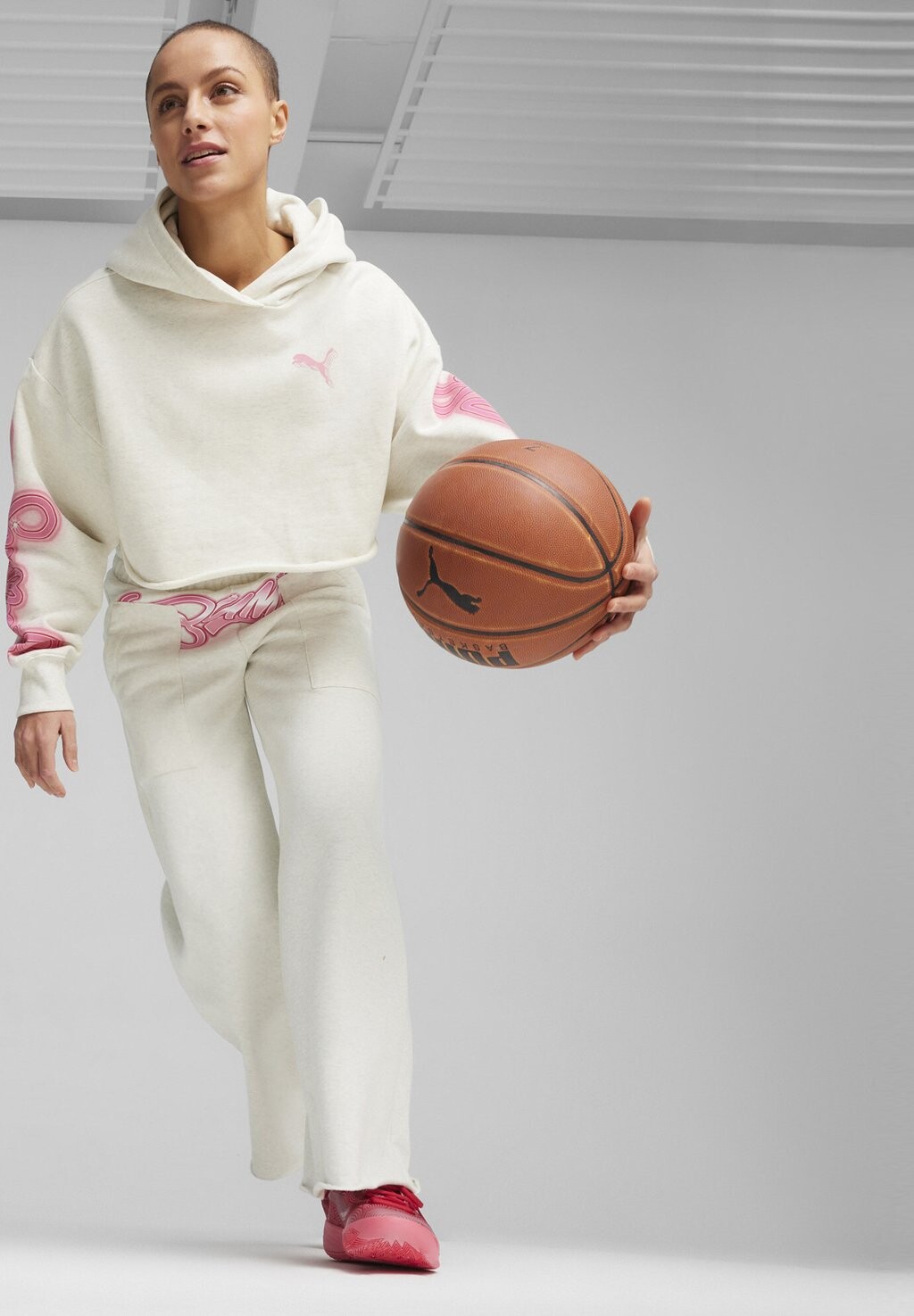 

Толстовка GAME LOVE HEARTBREAK CROPPED BASKETBALL Puma, цвет vapor gray heather