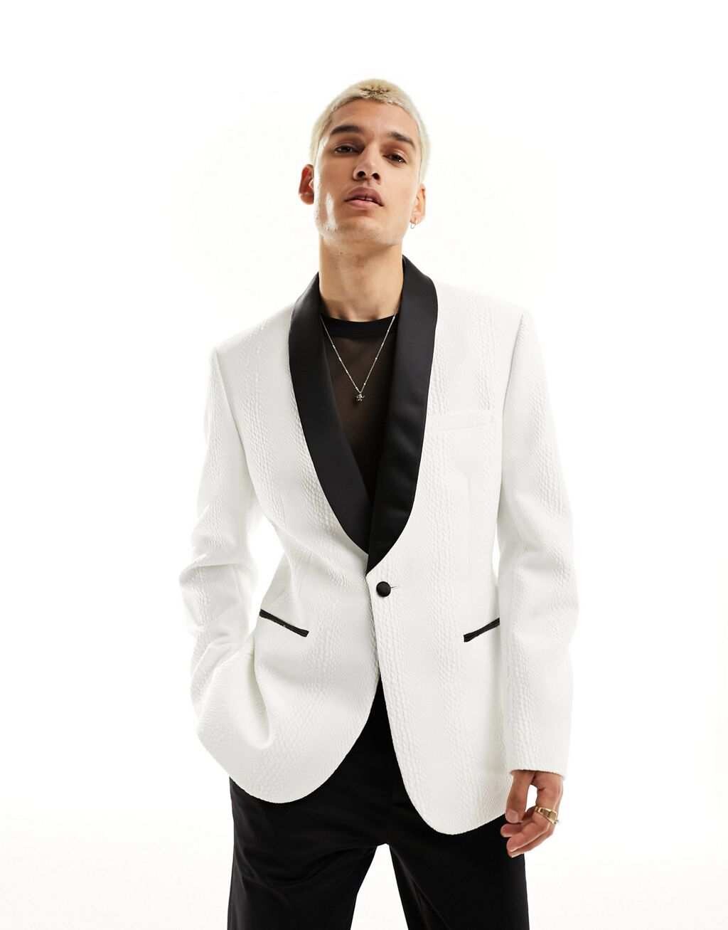 

Белый жаккардовый узкий пиджак с шалевым воротником ASOS DESIGN