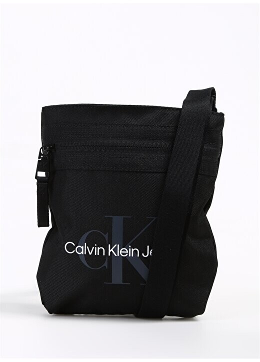 

Черная мужская сумка-мессенджер размером 18x21x4 см SPORT ESSENTIALS FLATPACK18 M Calvin Klein, черный