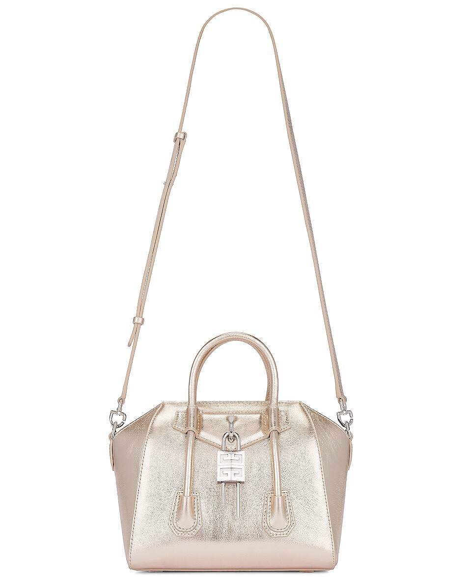 

Сумка Givenchy Mini Antigona Lock, цвет Dusty Gold