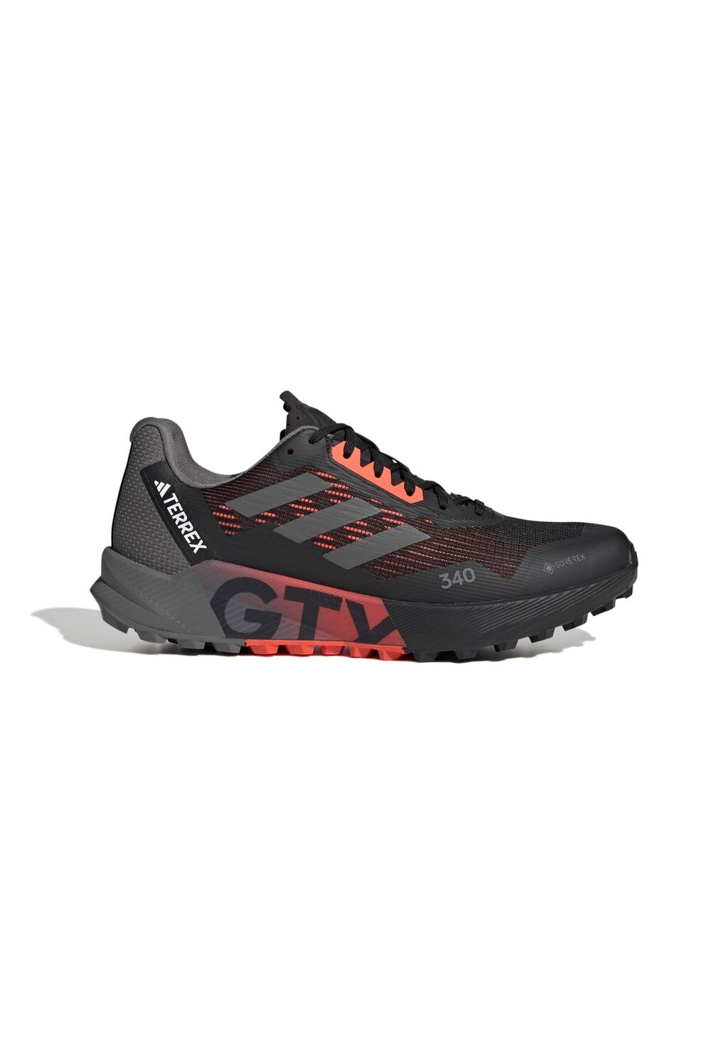 

Походные ботинки Adidas