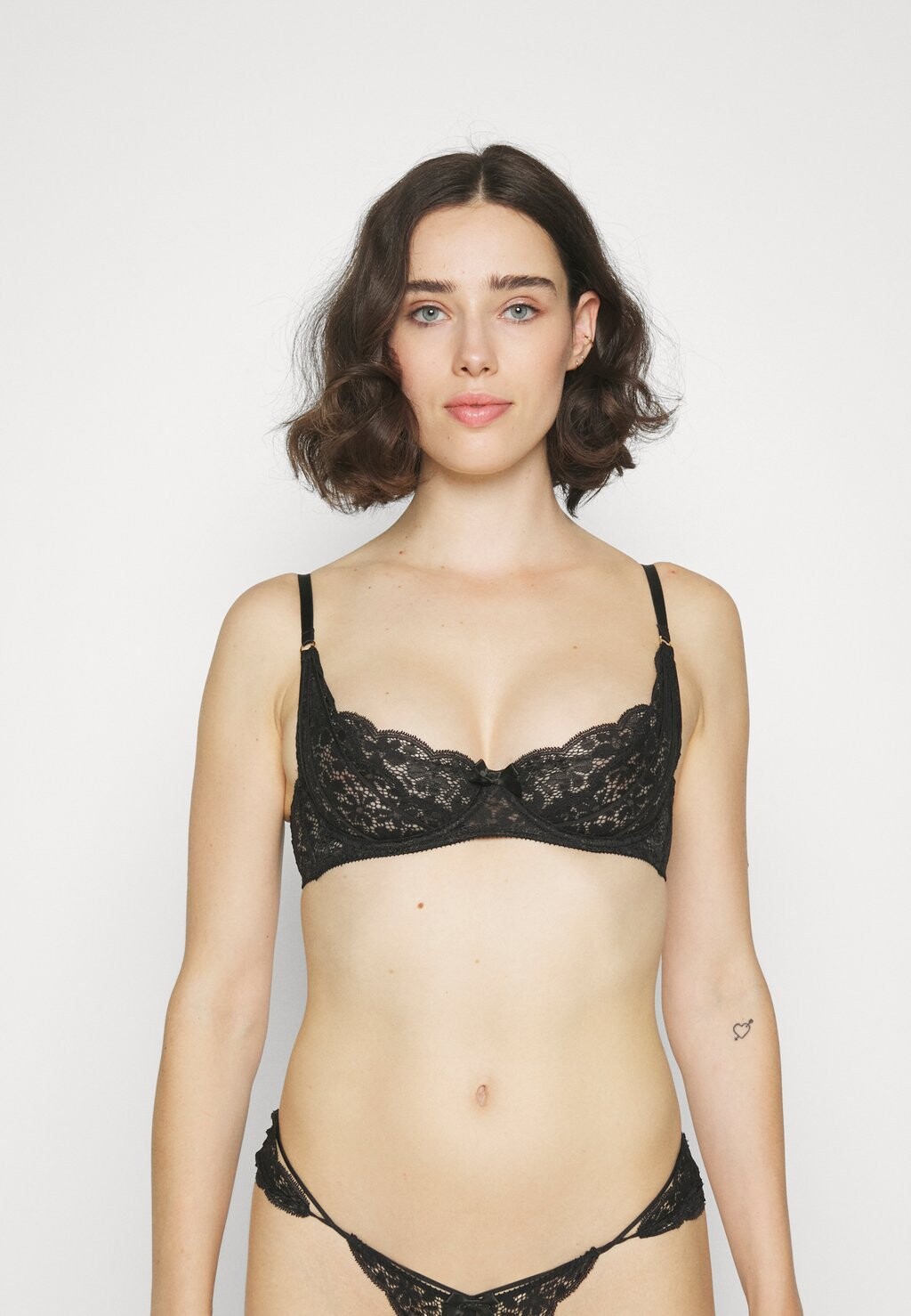 

Бюстгальтер балконет Agent Provocateur, черный