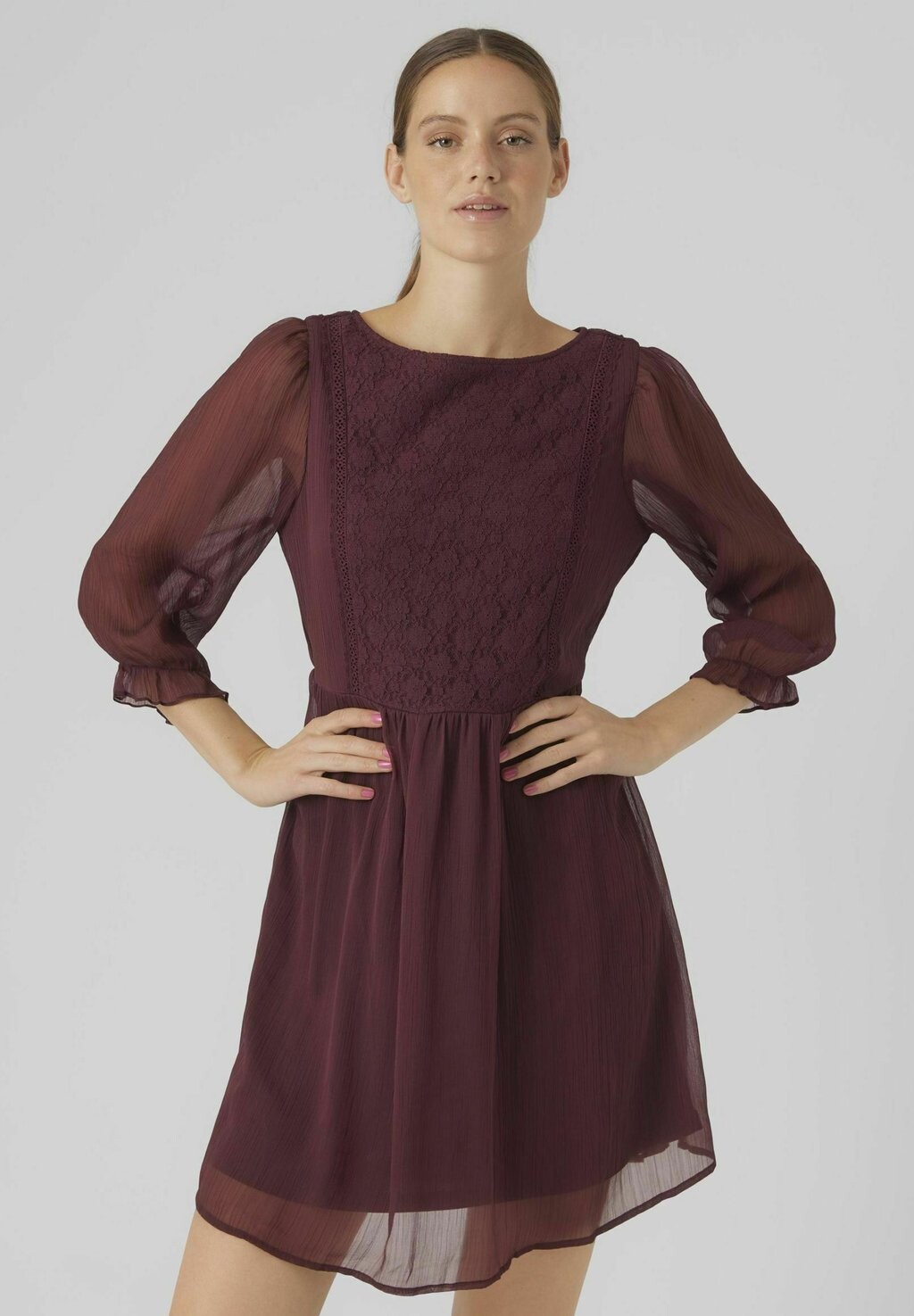 

Летнее платье Vero Moda, дегустация вин