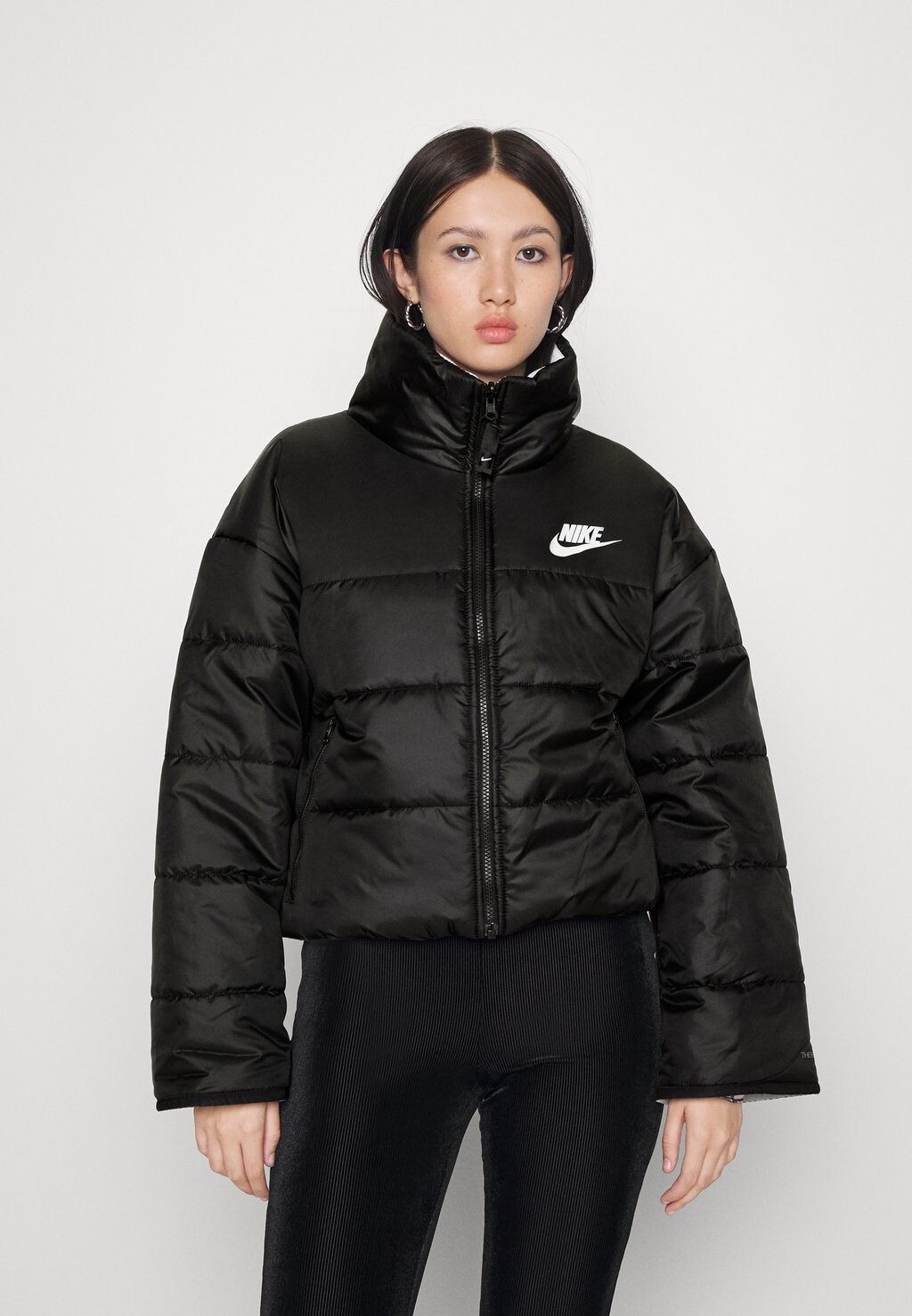 

Зимняя куртка Nike, черно-белый, Черный