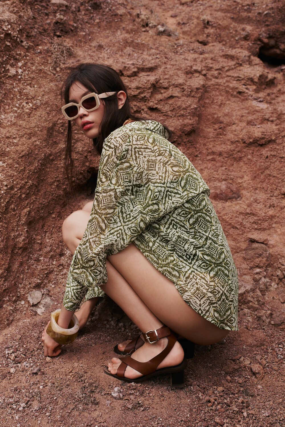 

Кожаные сандалии на высоком каблуке с ремешками ZARA, коричневый