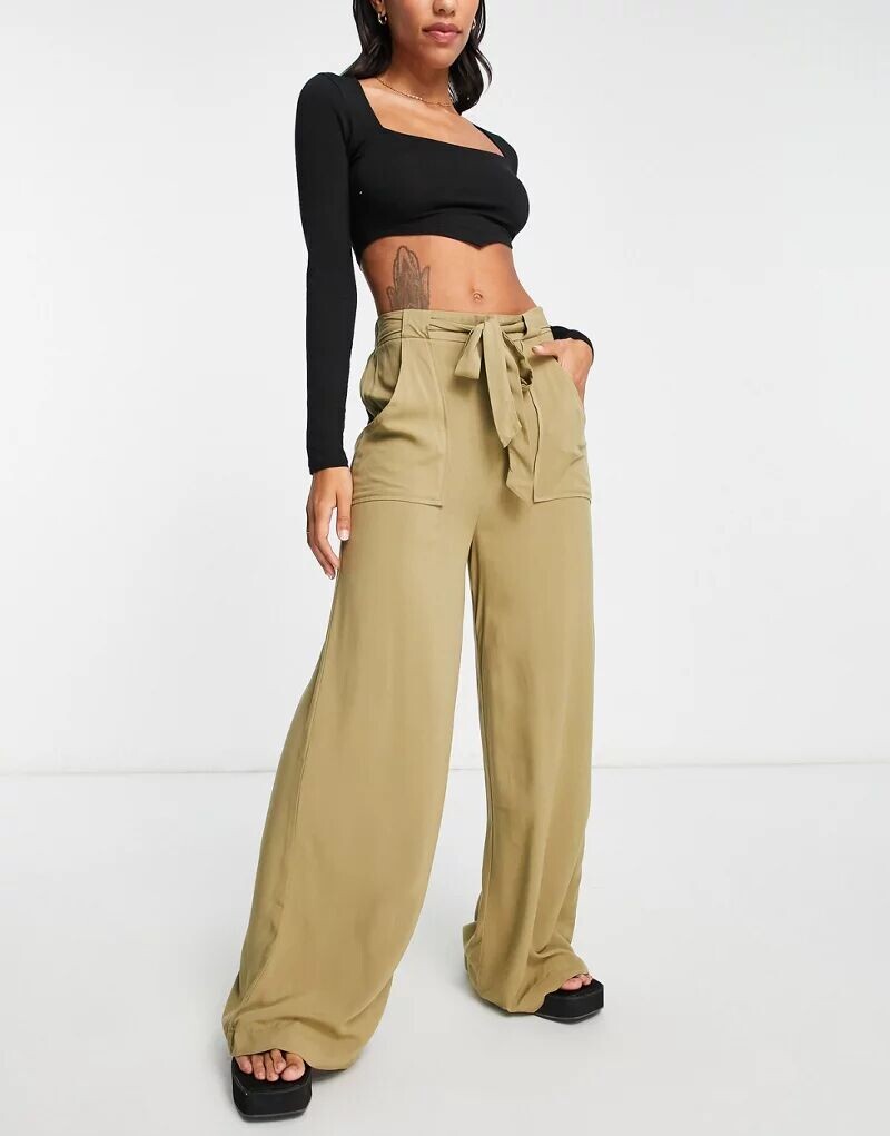 

Широкие брюки цвета хаки с карманами ASOS